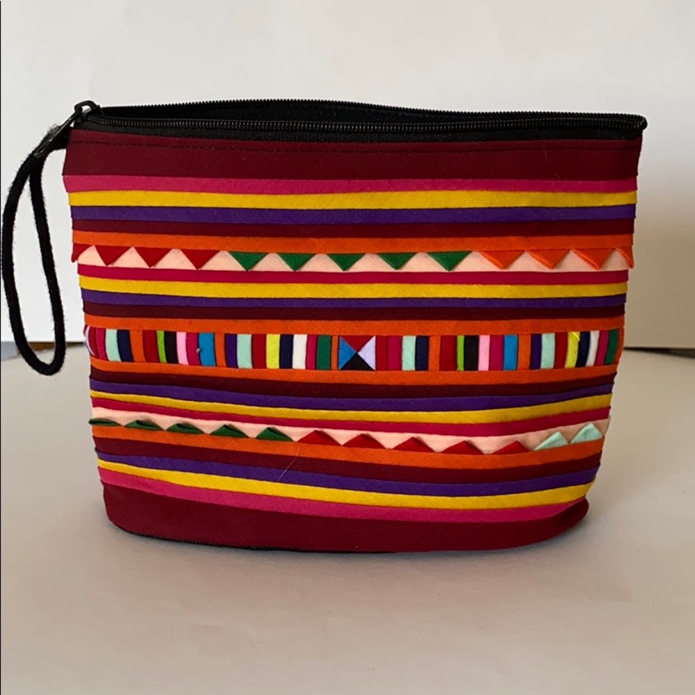 👛 NWOT Wristlet